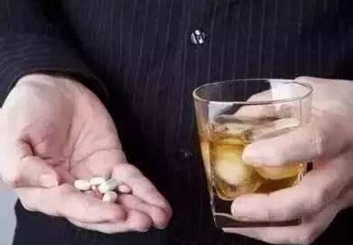 减压吃瓜喝酒视频,跟着吃瓜喝酒视频畅享生活乐趣