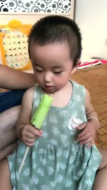 吃瓜骗小孩,一场关于童趣与智慧的较量