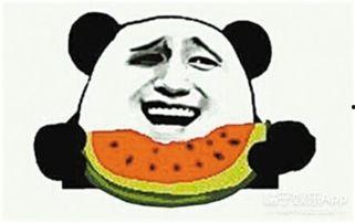 冲进人群的吃瓜群众,吃瓜群众冲进人群,围观热点事件