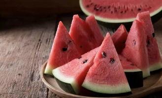 小朋友怎么吃瓜,小朋友们的快乐吃瓜时光